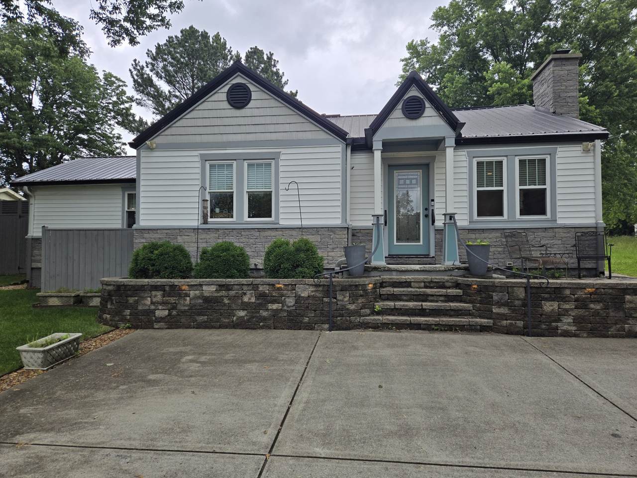 2300 Ruth St - Photo 1