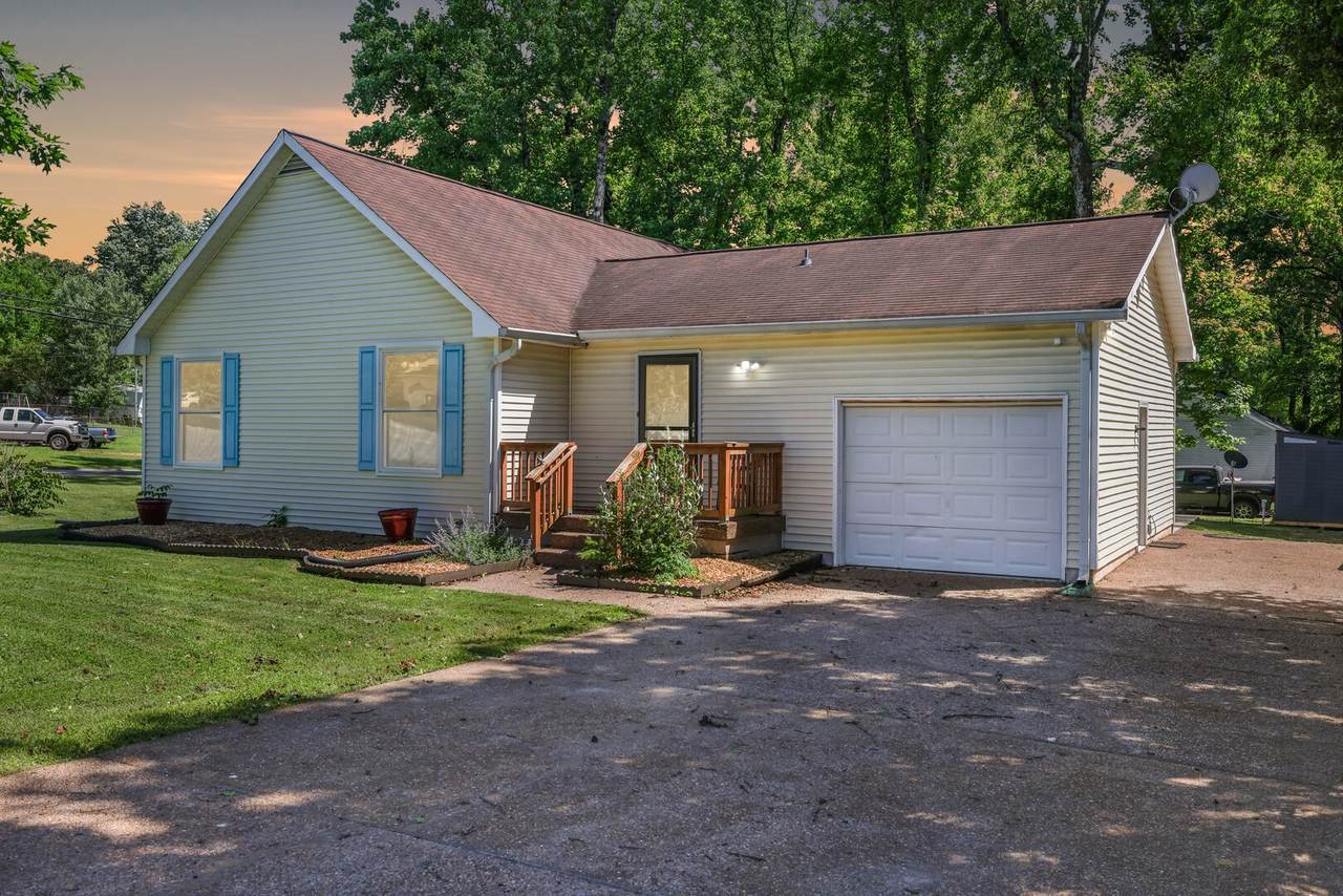 445 Belinda Pkwy - Photo 1