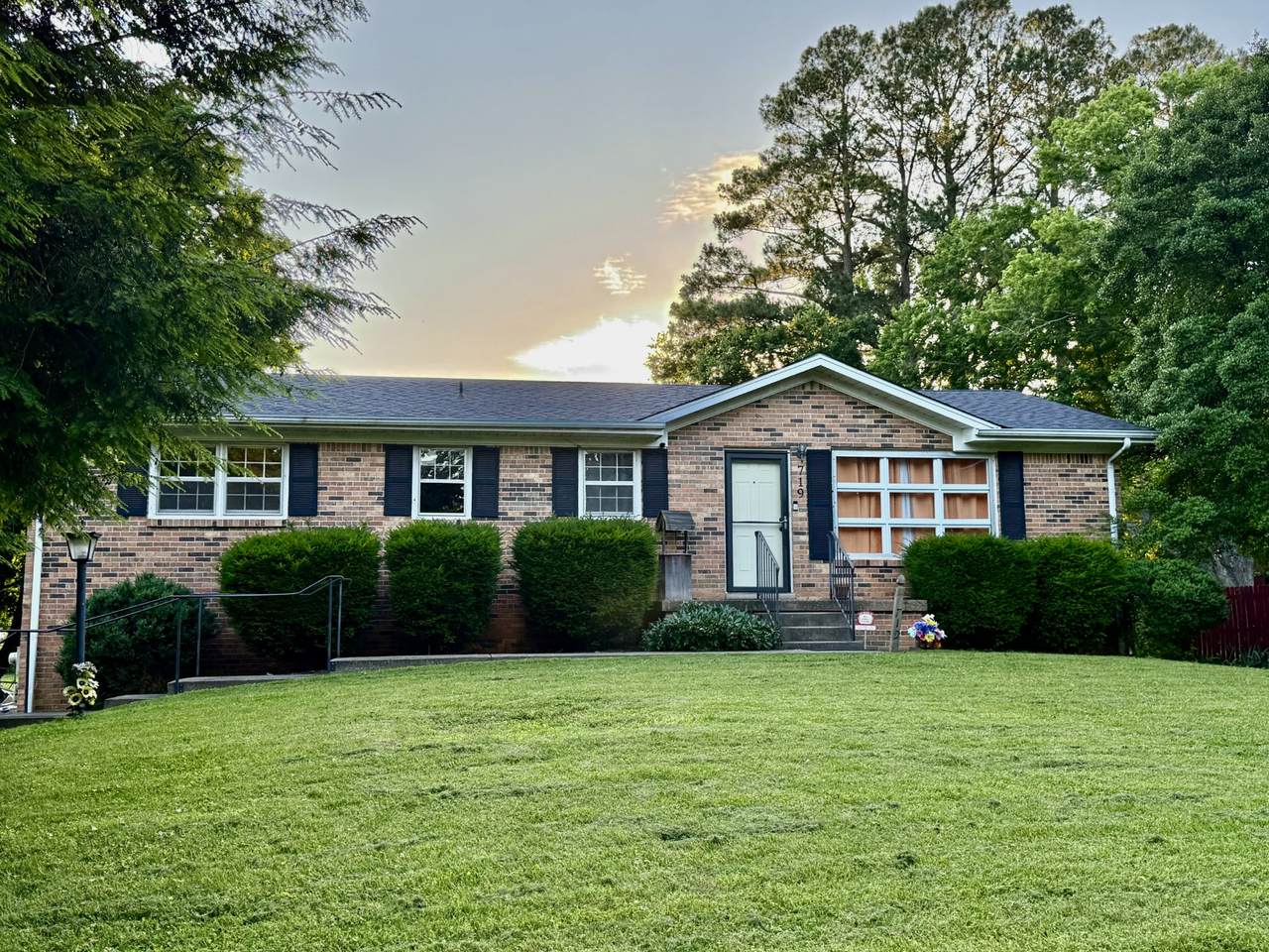 719 Cheairs Cir - Photo 1
