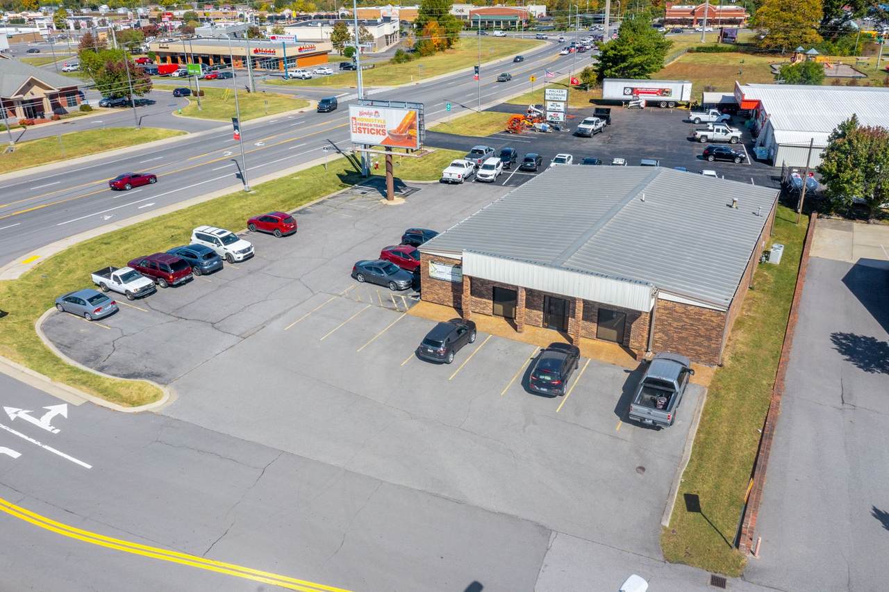 2100 Park Plaza Dr - Photo 1