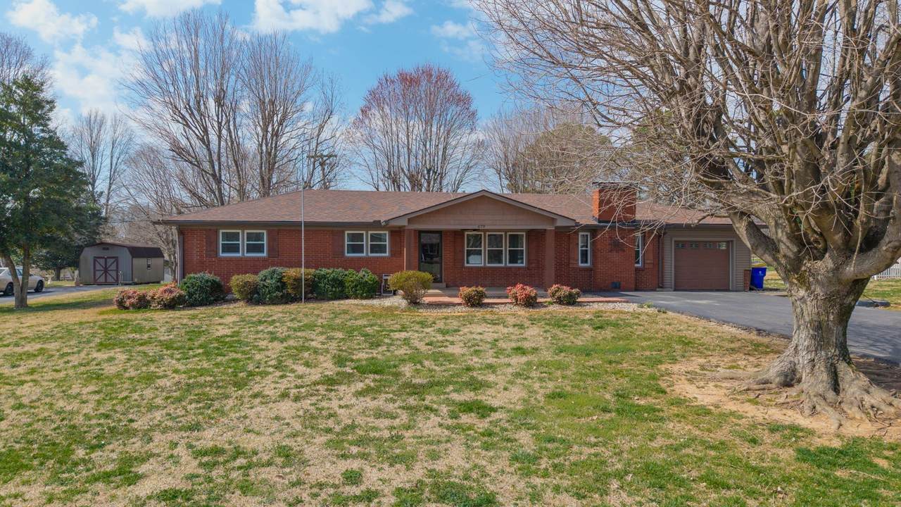 679 Peachtree Ln - Photo 1