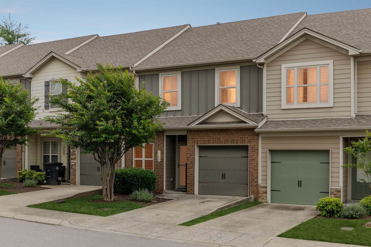 1130 Woodbury Falls Ct - Photo 1