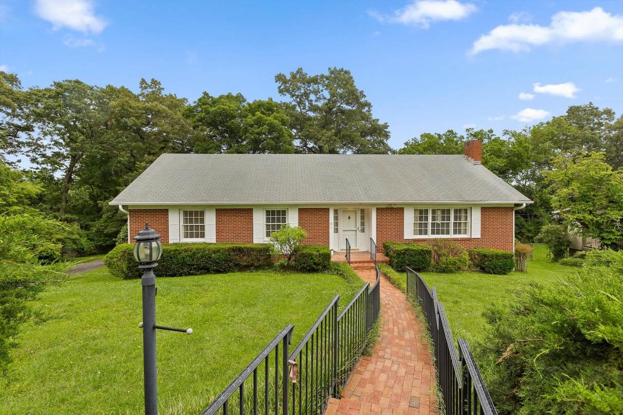 1013 Rivermont Place - Photo 1