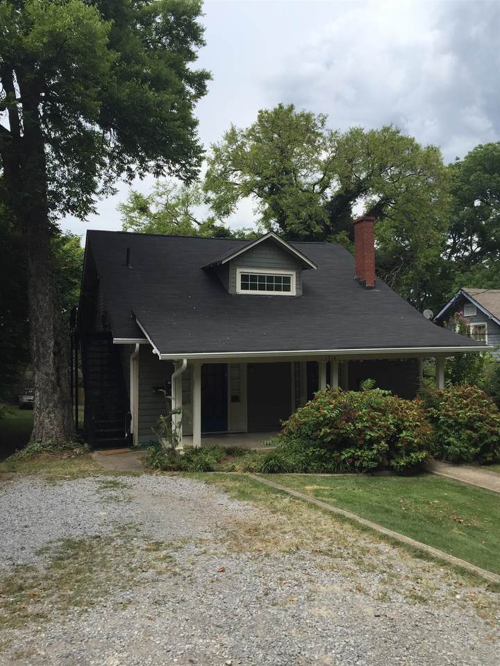 1714 Ashwood Ave - Photo 1