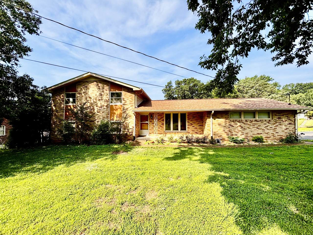230 Riverwood Dr - Photo 1