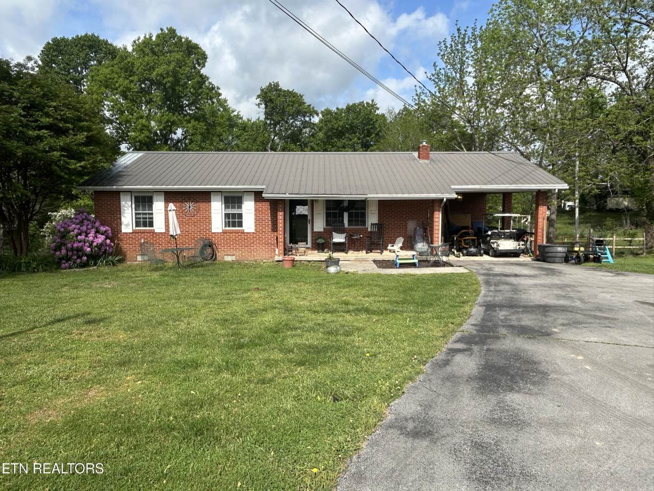 2520 S York Hwy - Photo 1