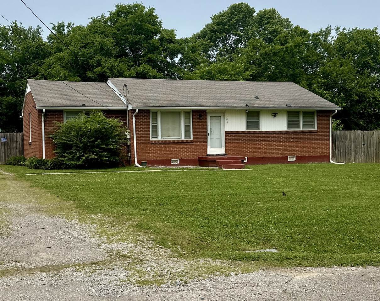 806 Hunt St - Photo 1