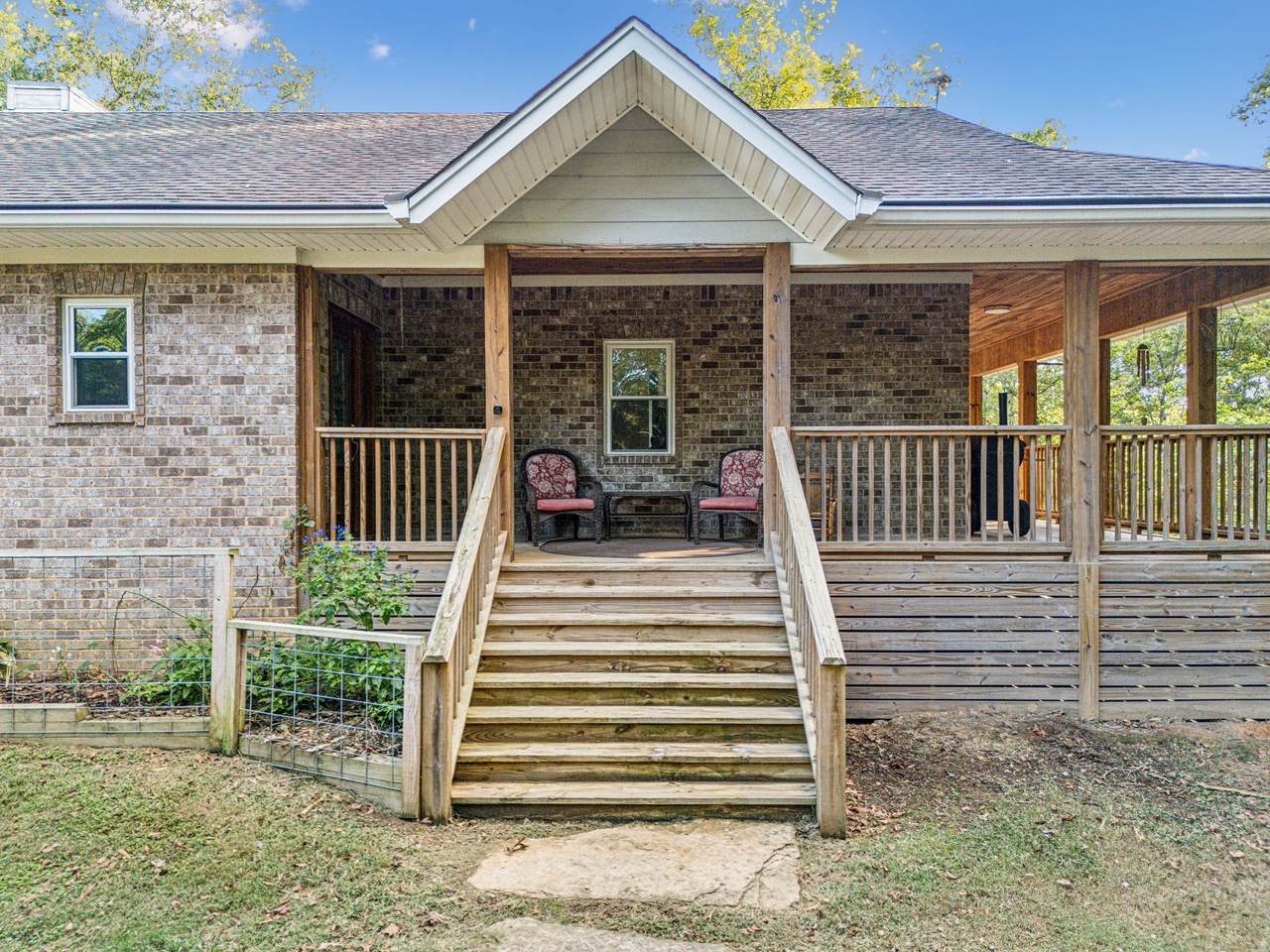 1064 Bills Ln - Photo 1