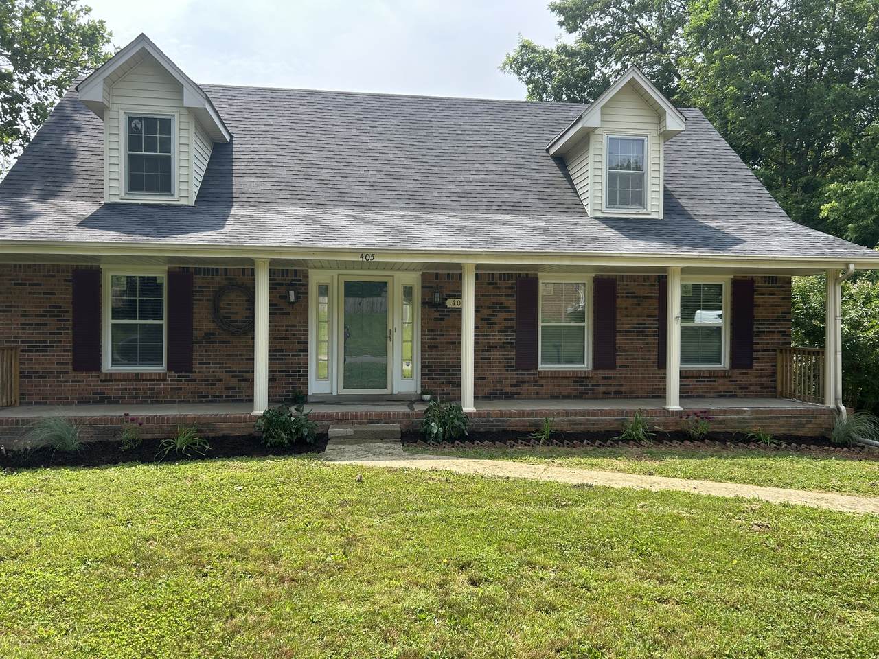 405 Warren Cir - Photo 1
