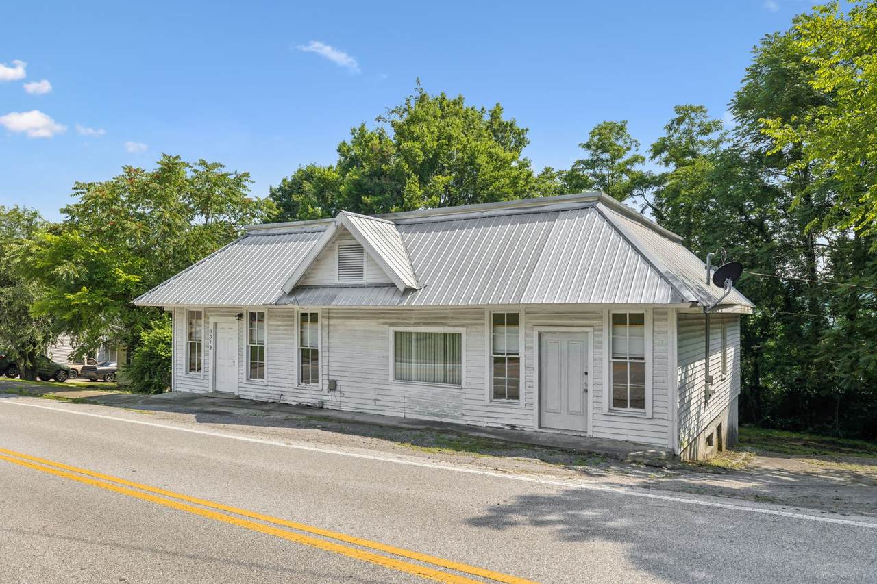 1319 Main St - Photo 1