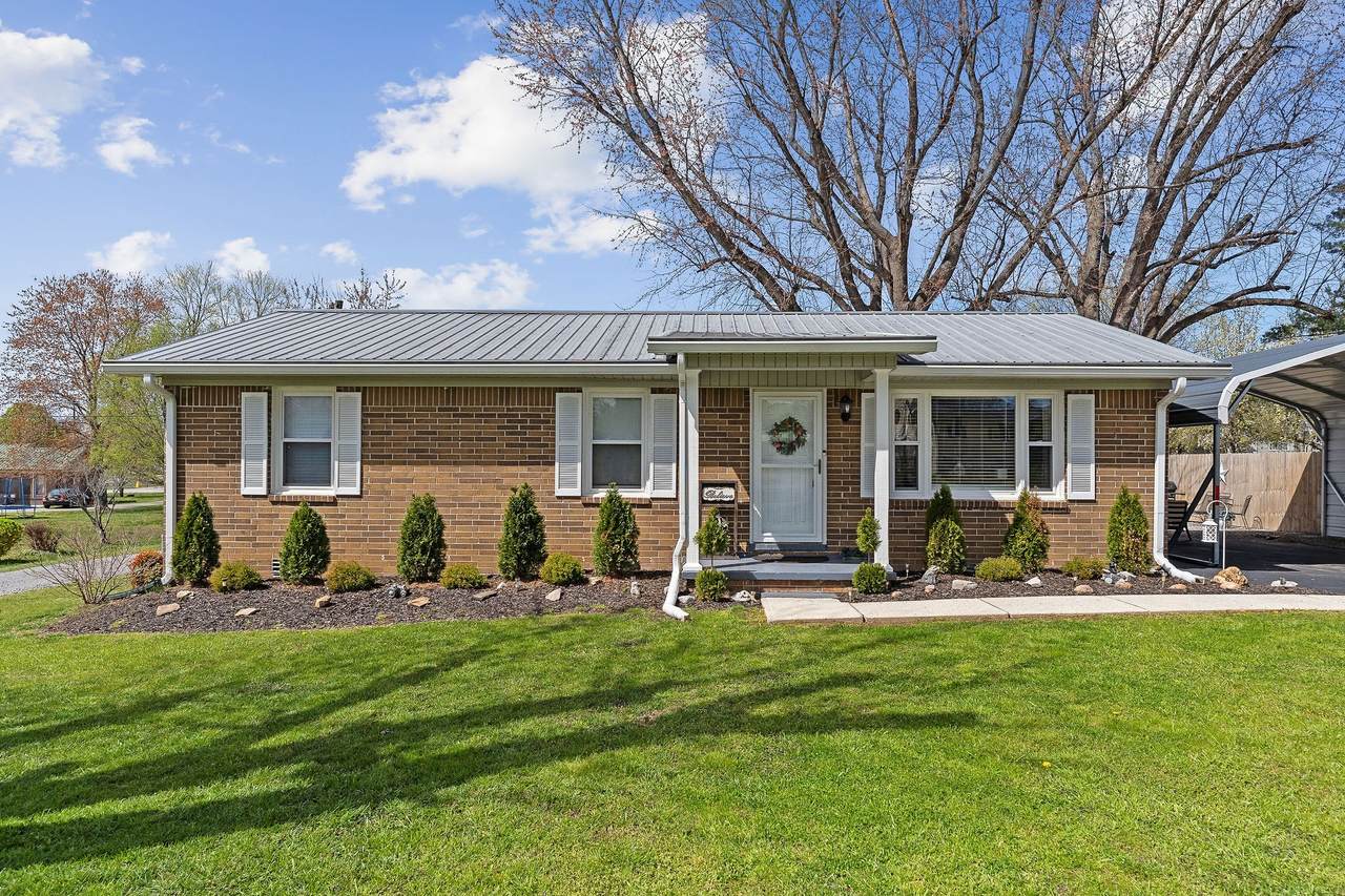 645 Parkway Dr - Photo 1