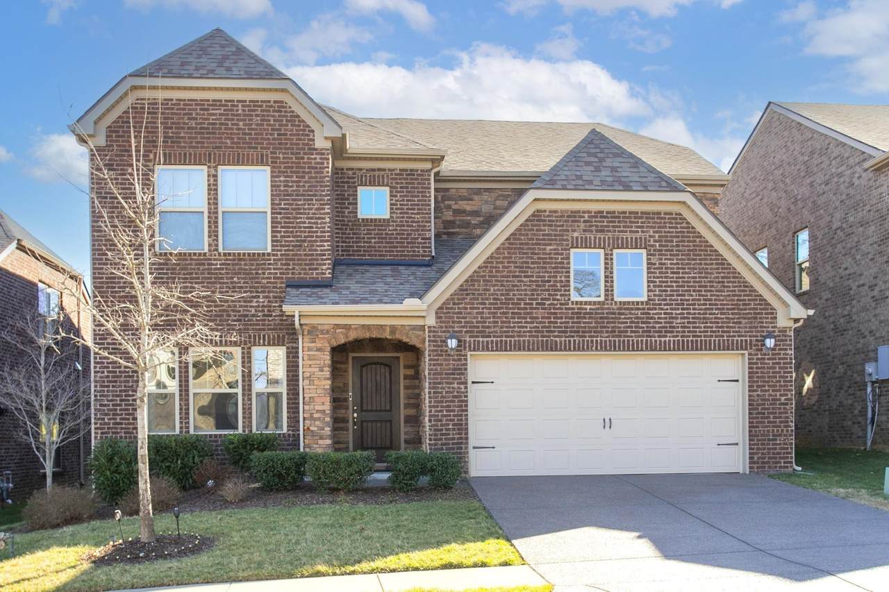 1016 Fenner Ln - Photo 1