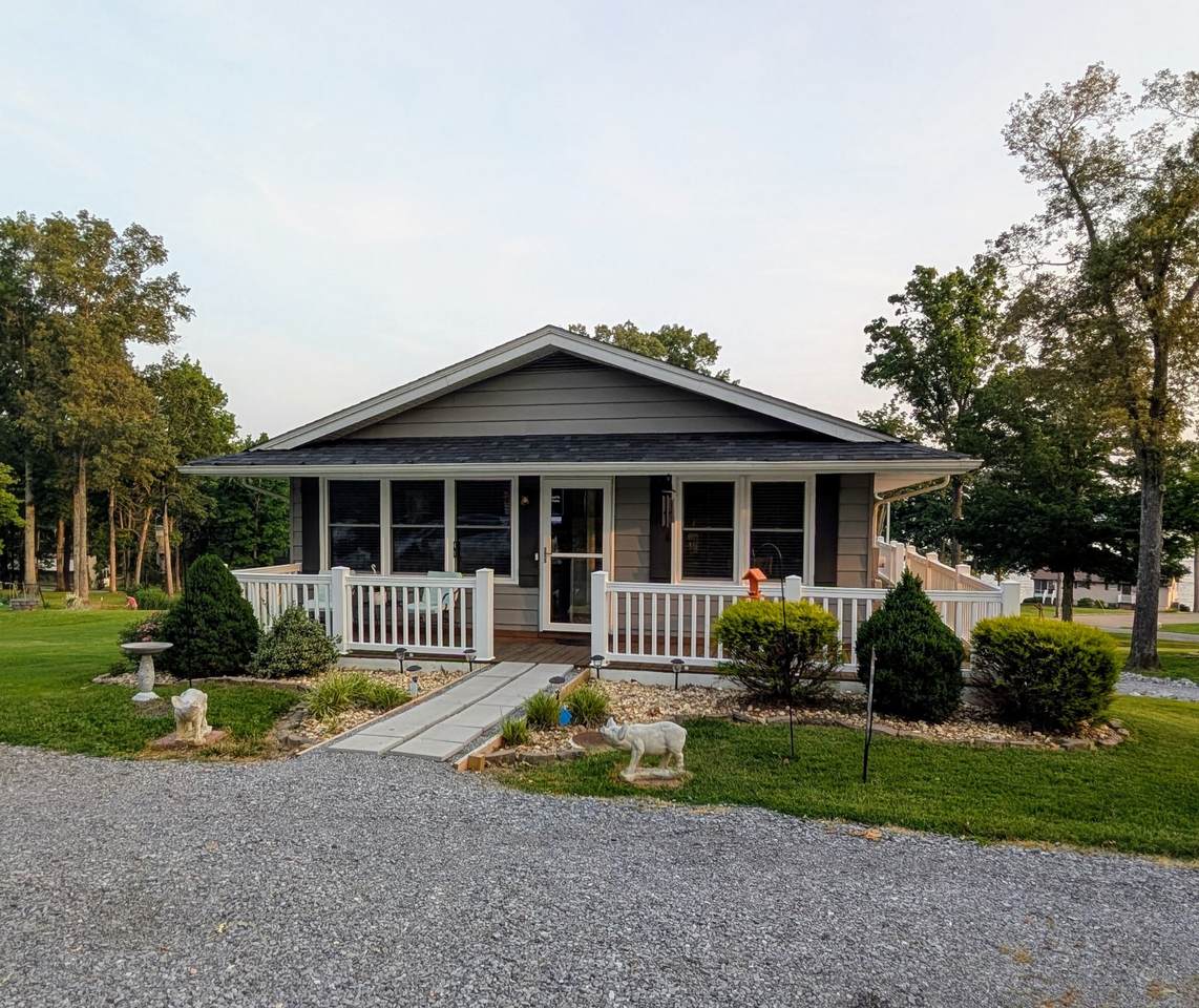 41 Nancy Ave - Photo 1