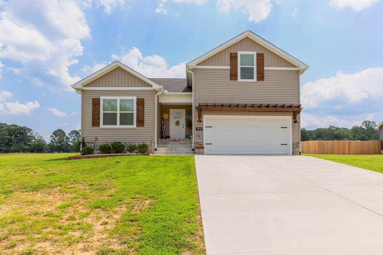 1212 Angus Way - Photo 1