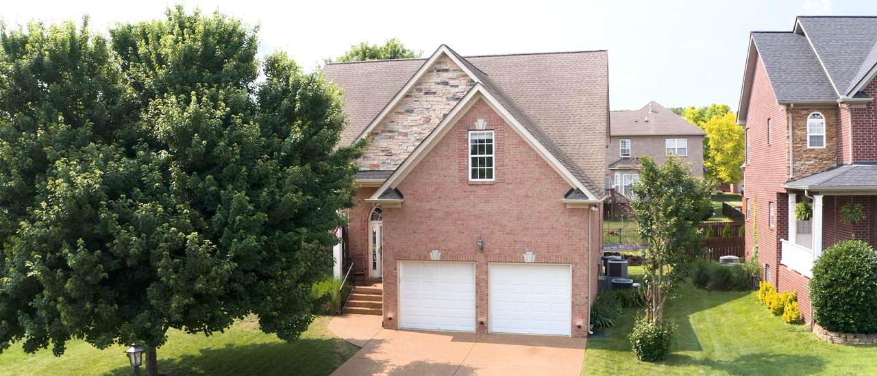 4015 Sleepyhollow Way - Photo 1