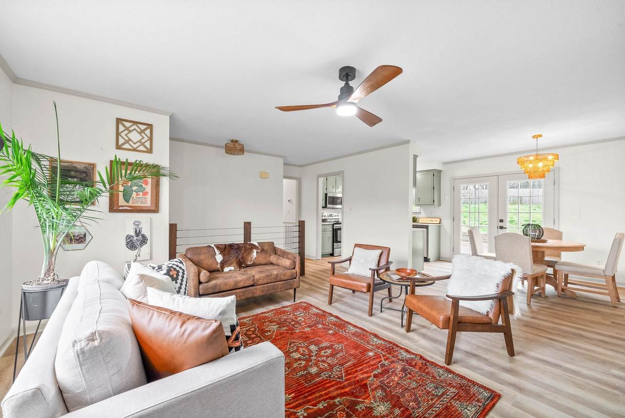 1019 Hillshire Dr - Photo 1