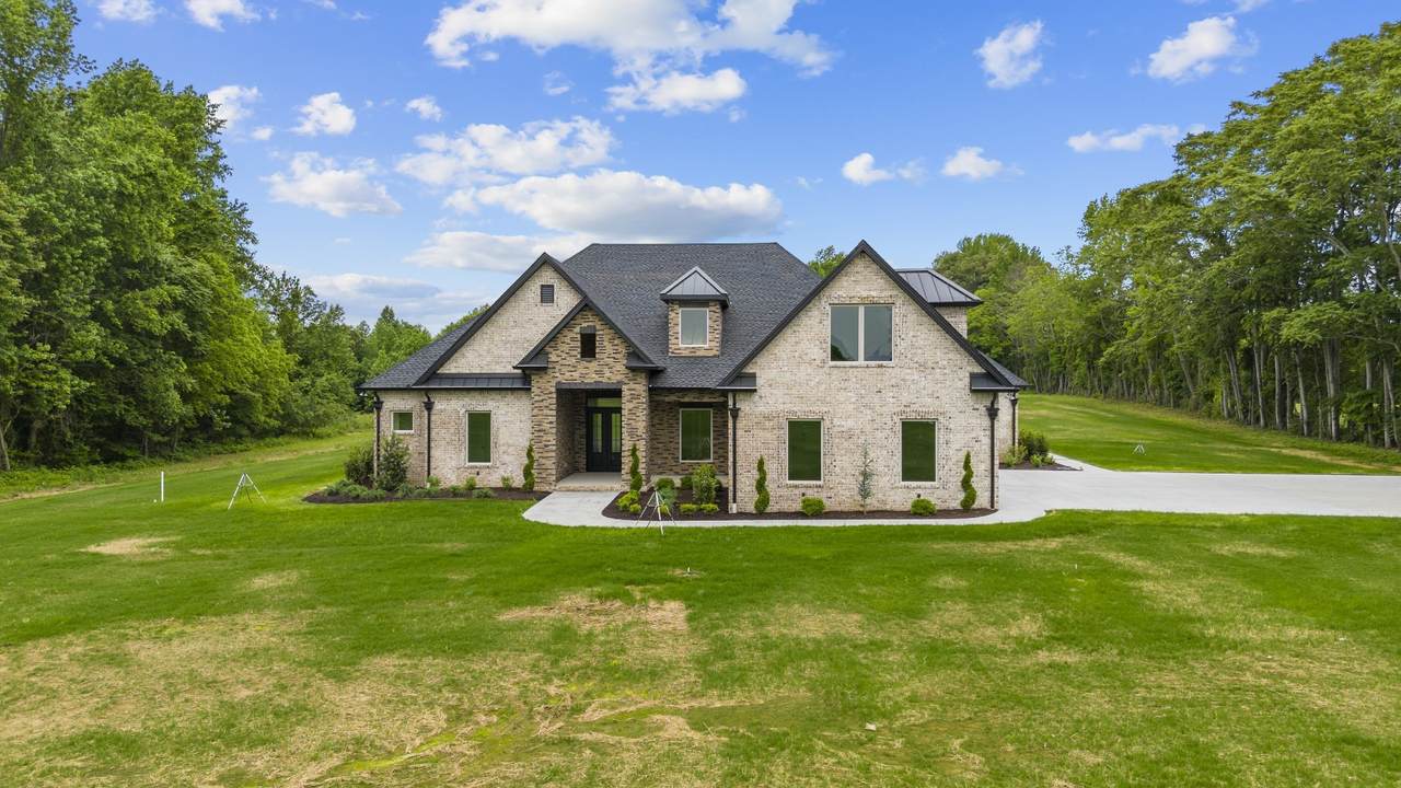 724 Bradshaw Rd - Photo 1