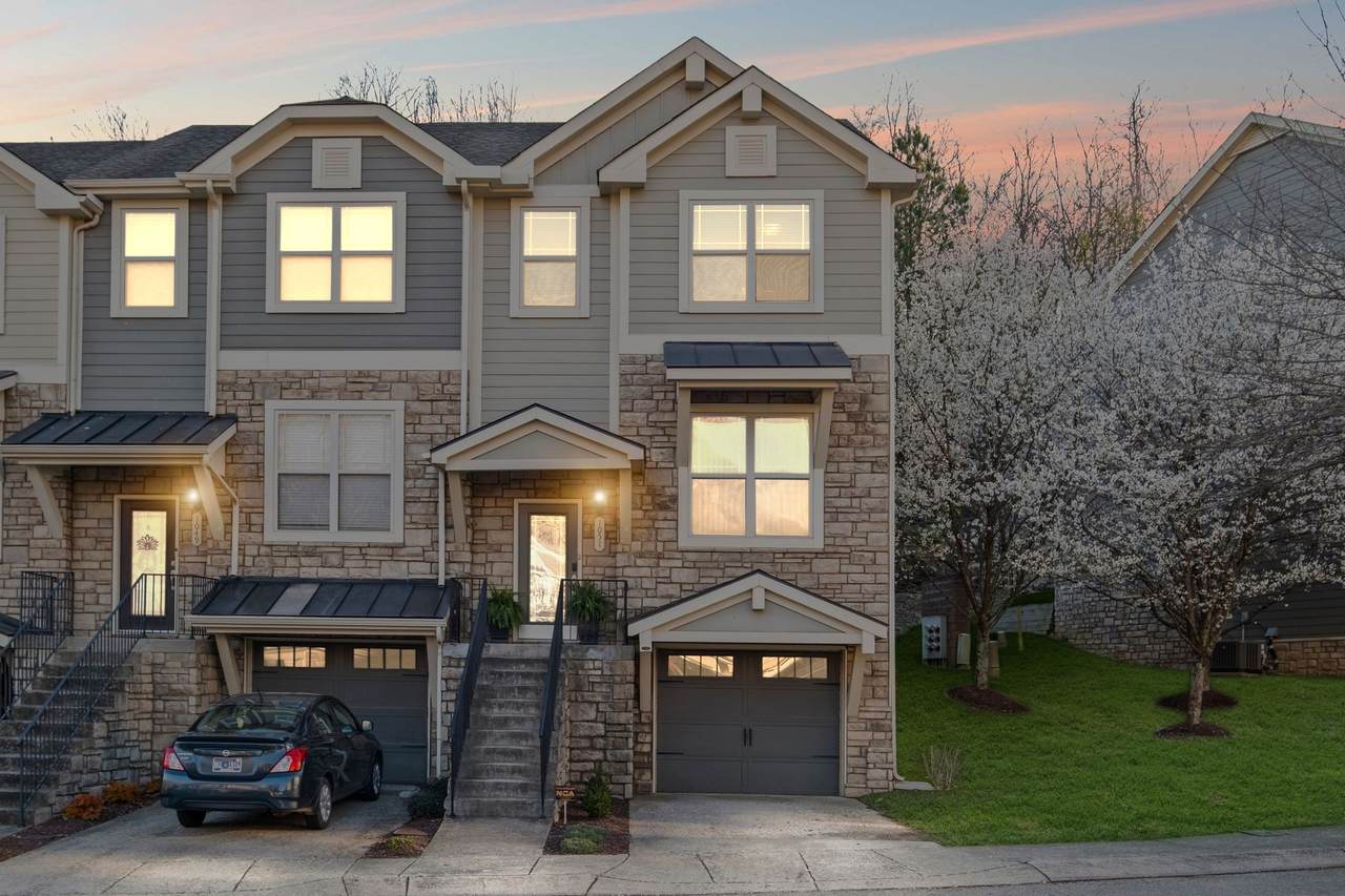 1051 Woodbury Falls Dr - Photo 1