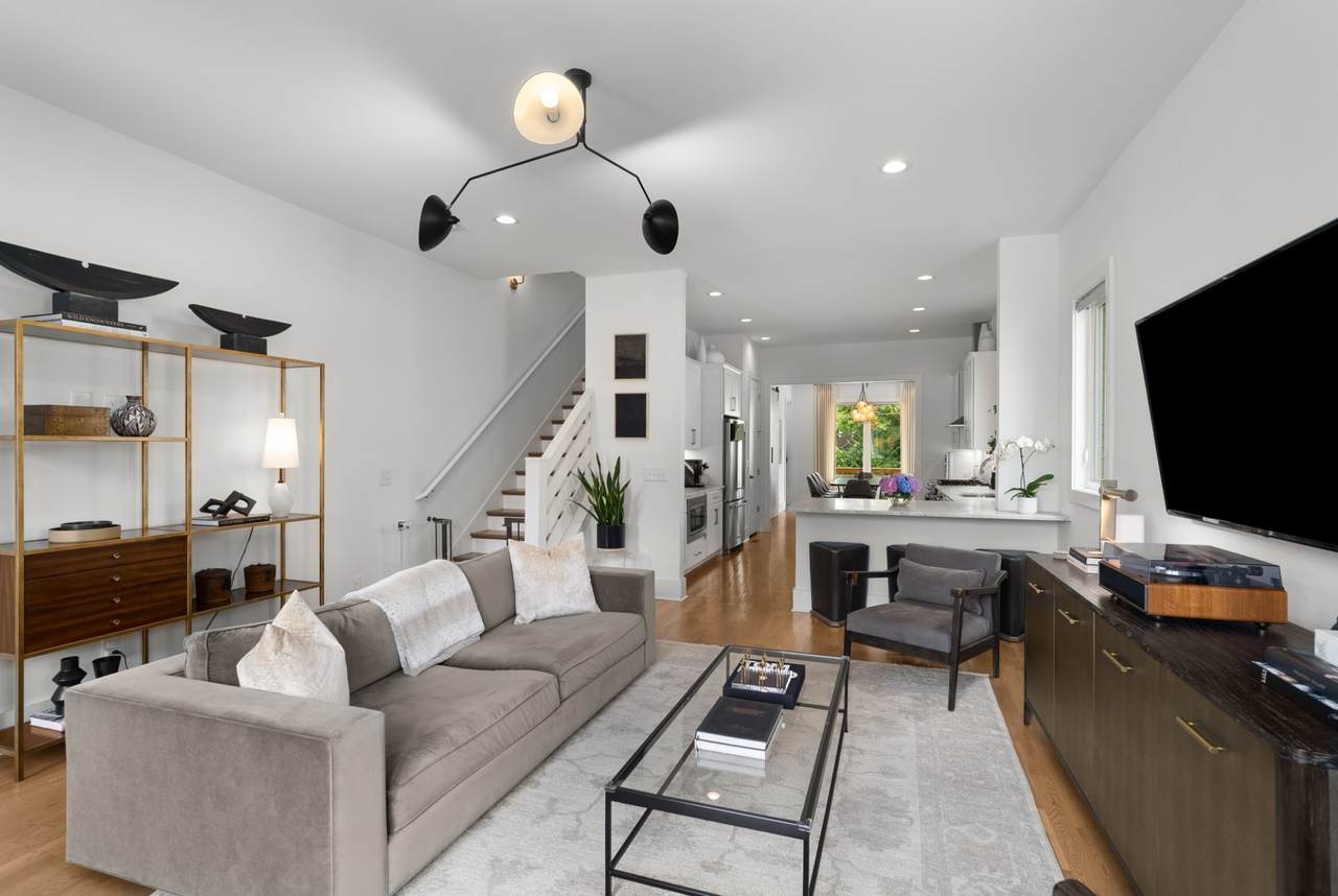 751B Lynwood Ave - Photo 1