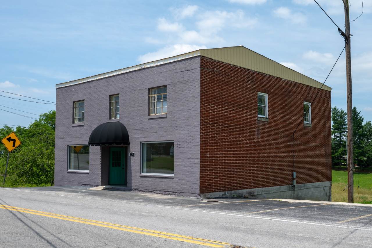 138 College St - Photo 1