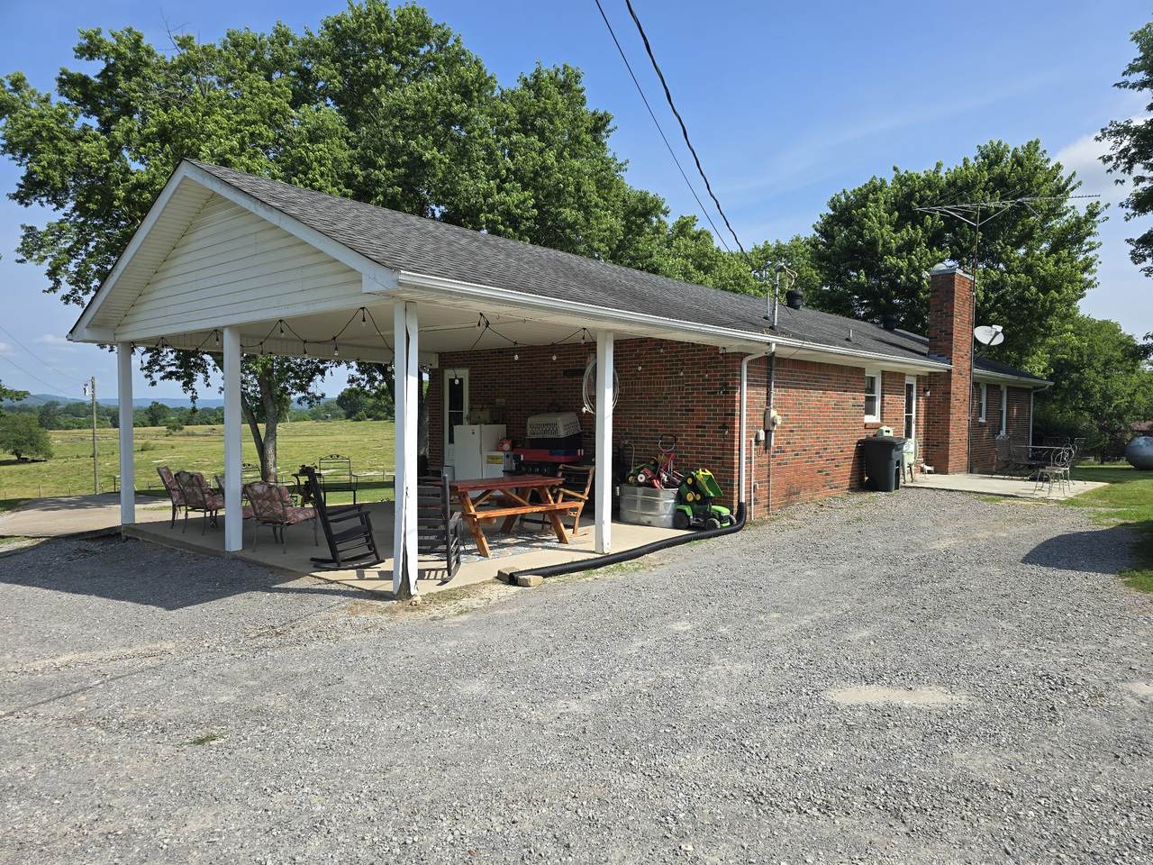 https://bt-photos.global.ssl.fastly.net/nashville/1280_boomver_1_RTC2905099-1.jpg