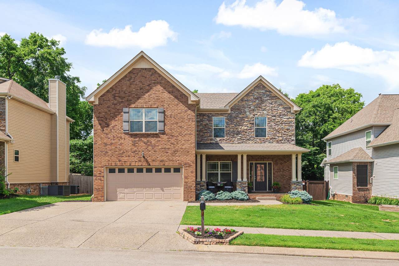 1043 Achiever Cir - Photo 1