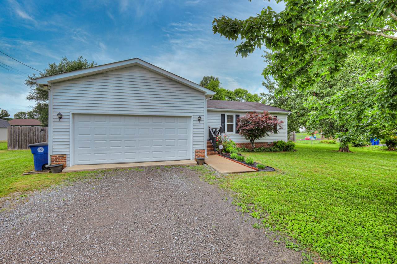 206 Russell St - Photo 1