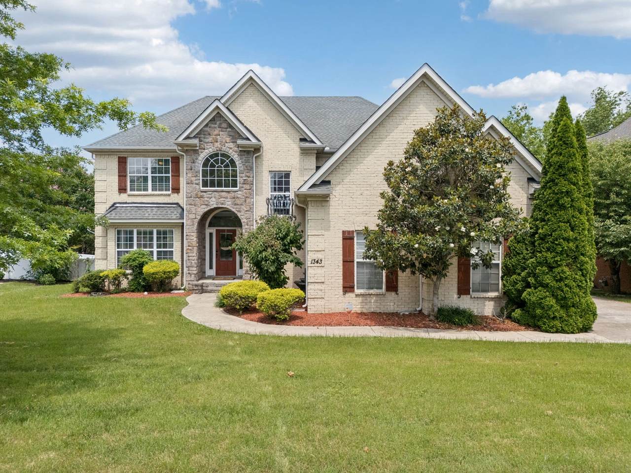 1343 Dunraven Dr - Photo 1