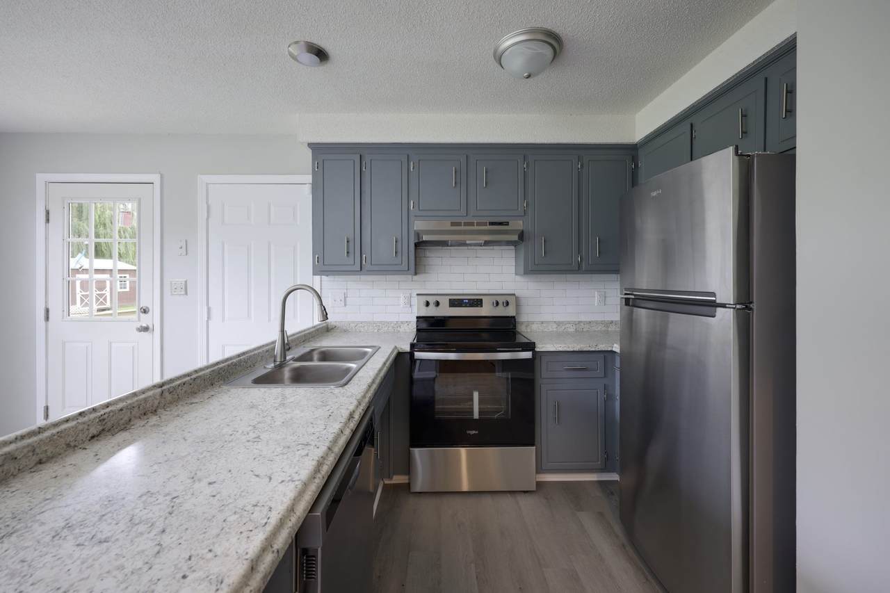 615 Doane Dr - Photo 1