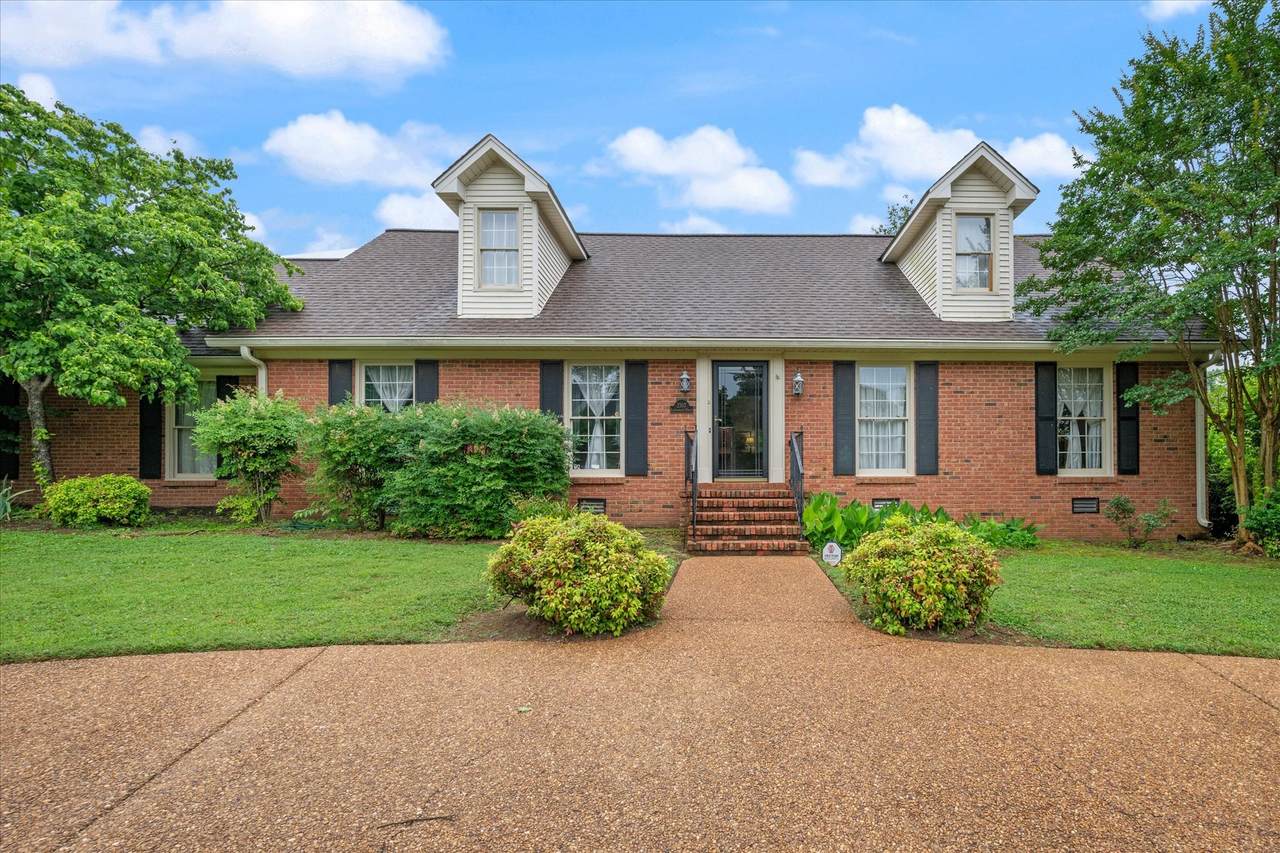 2307 Londonderry Dr - Photo 1