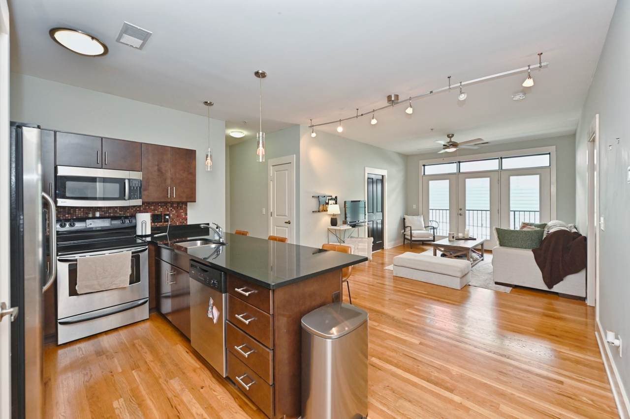 817 3rd Ave - Photo 1