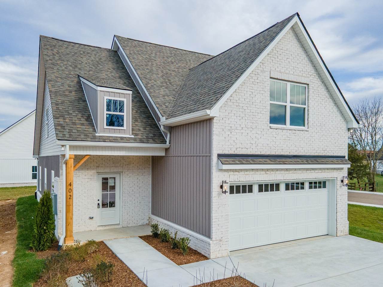 402 Maggie Ct - Photo 1