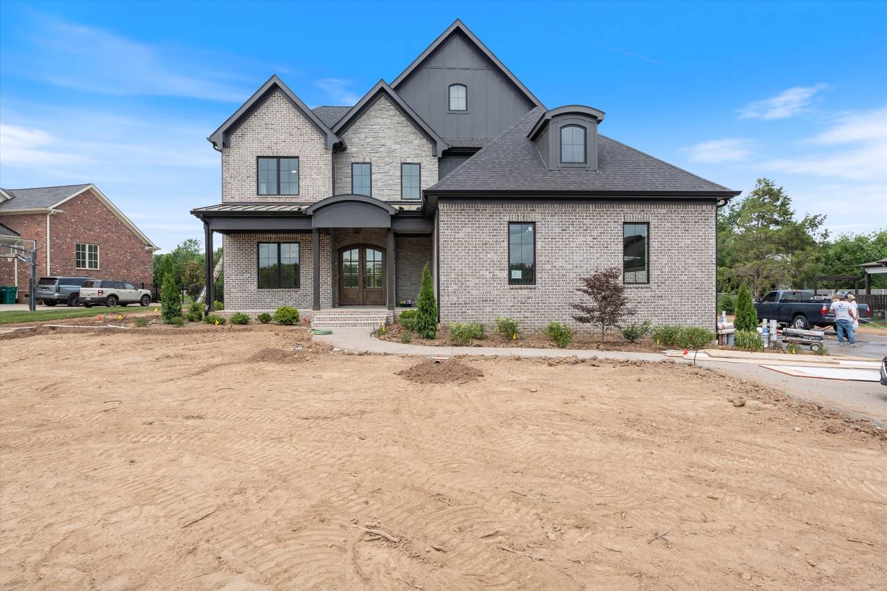 1493 Kellywood Dr - Photo 1