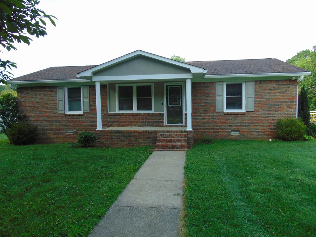 1556 Sandy St - Photo 1