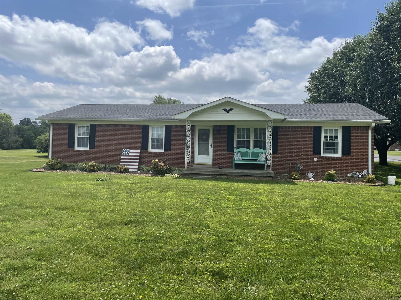 1700 Ellington Dr - Photo 1