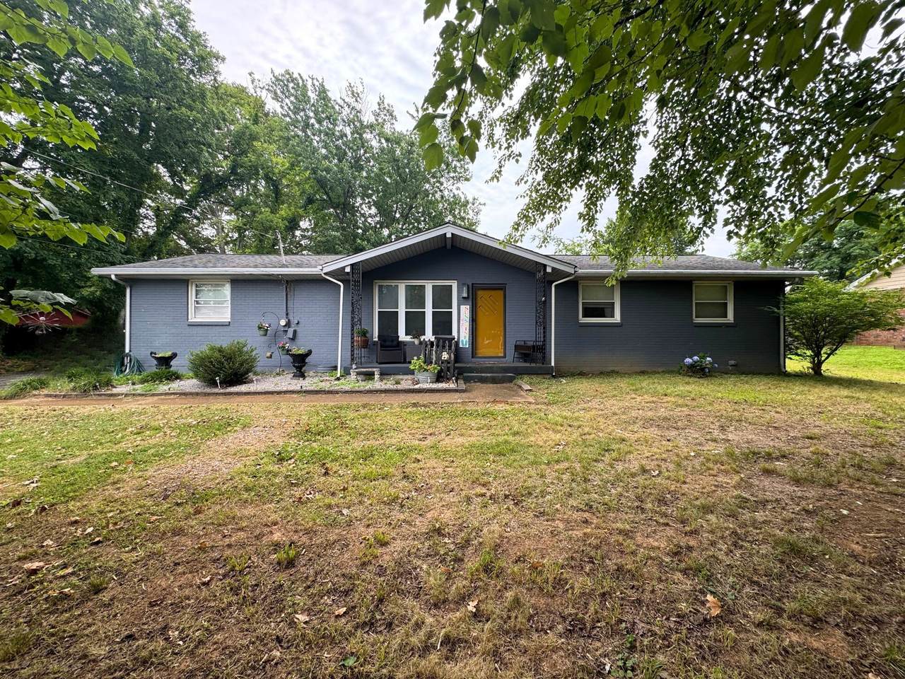 219 Grandview Dr - Photo 1