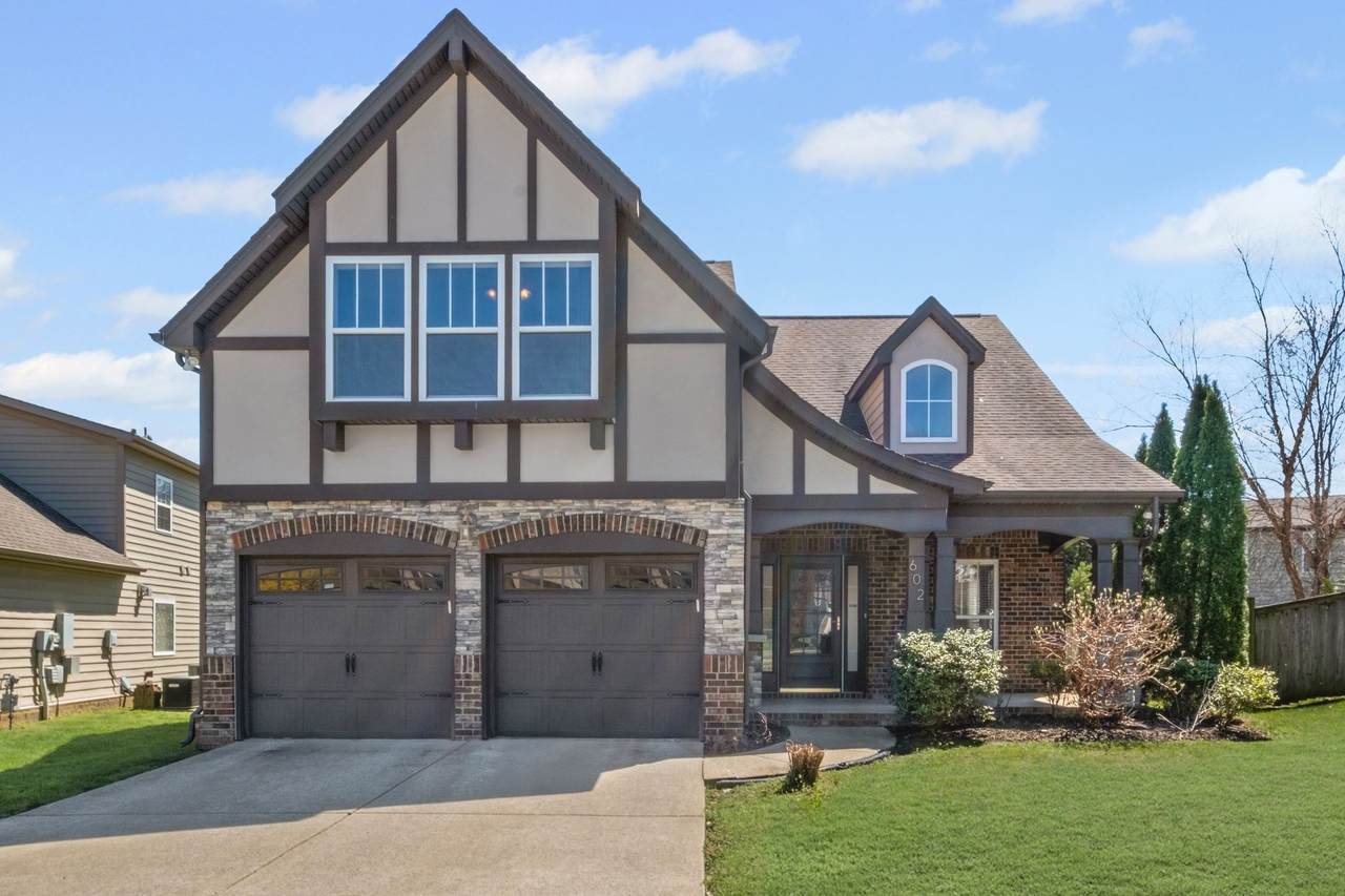 602 Pemberton Ct - Photo 1