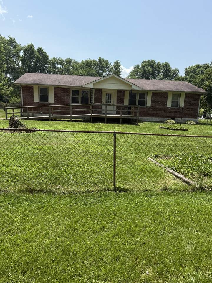 506 Gale Dr - Photo 1