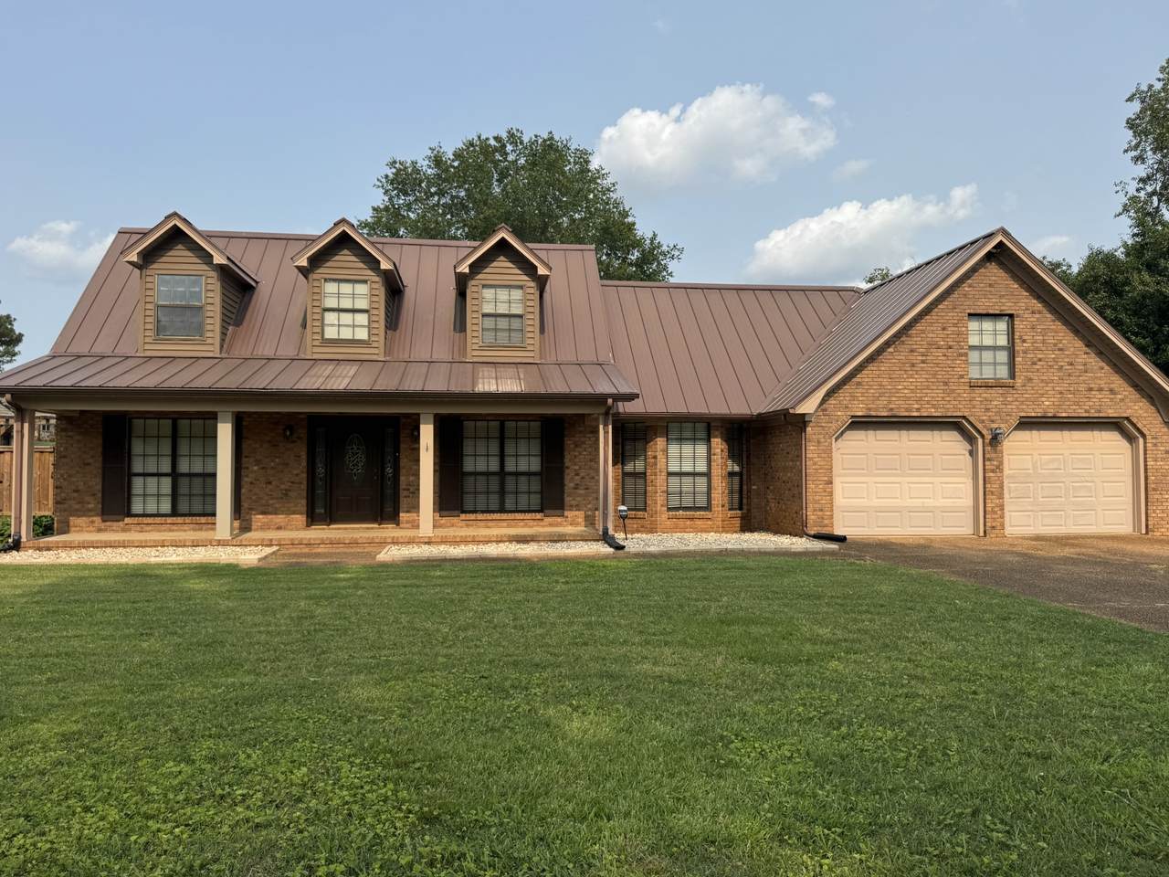 114 E Oak Hill Dr - Photo 1