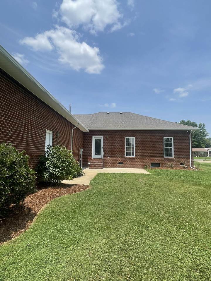 https://bt-photos.global.ssl.fastly.net/nashville/1280_boomver_1_RTC2907247-1.jpg