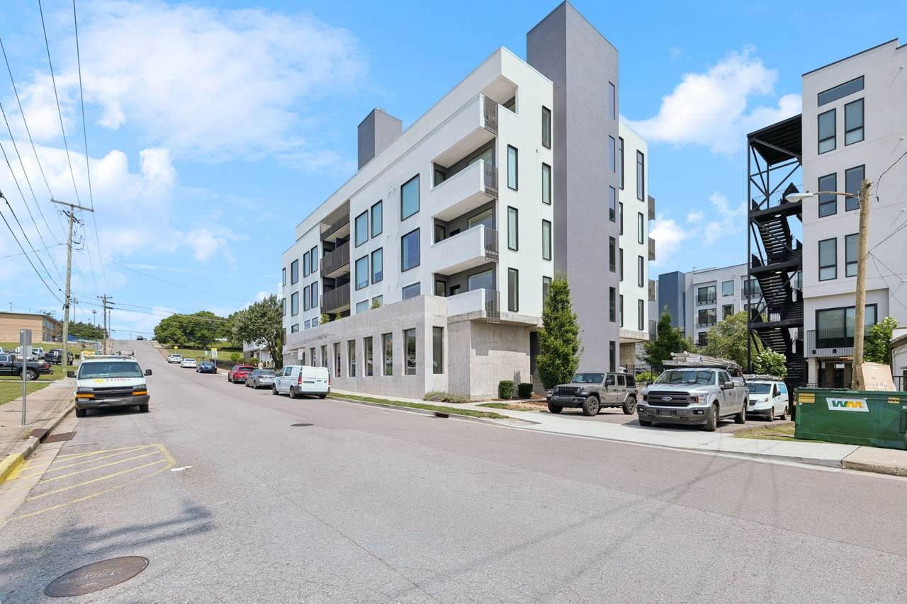 806 Olympic St - Photo 1