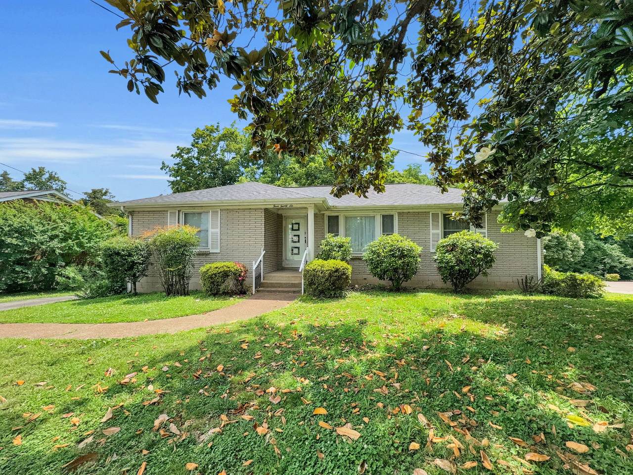 326 Jacksonian Dr - Photo 1