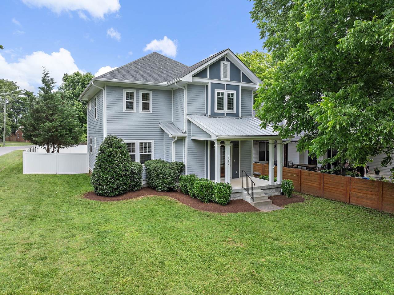 901 Virginia Ave - Photo 1
