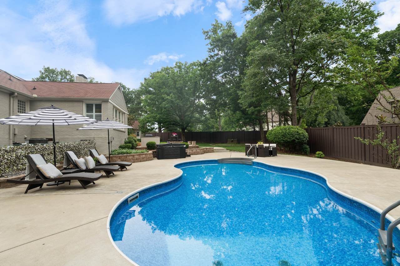 6239 Bresslyn Rd - Photo 1