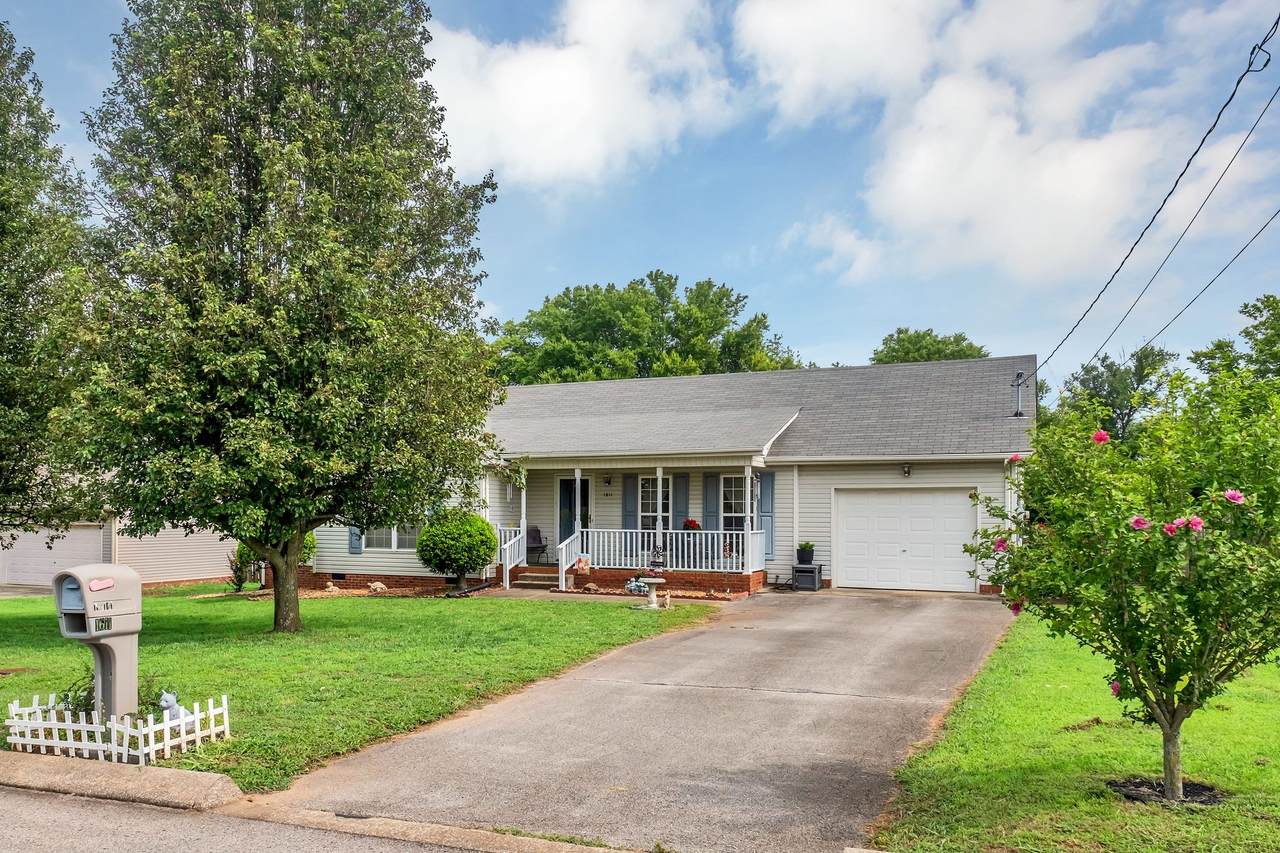 1611 London Dr - Photo 1