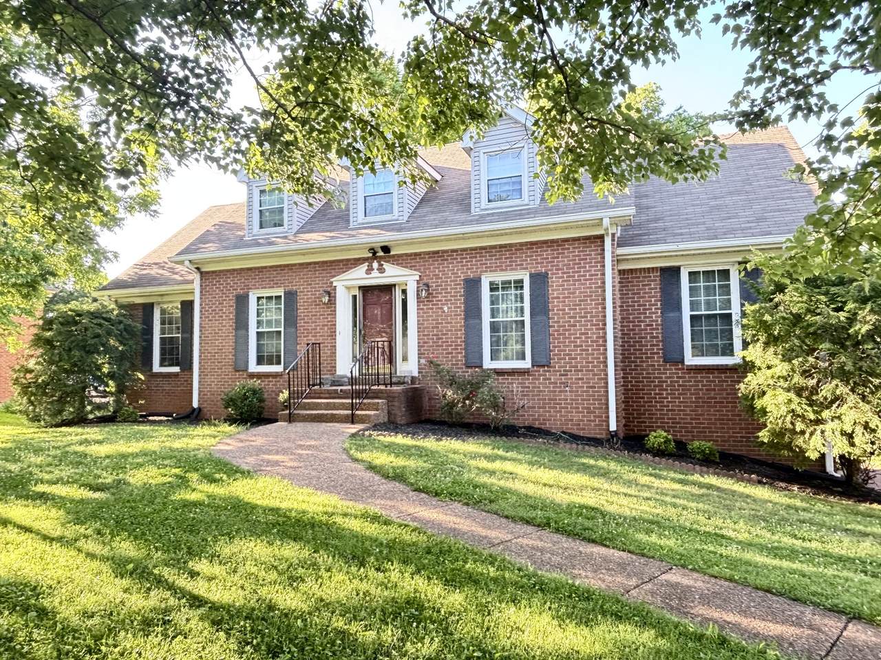 1124 Oak Creek Dr - Photo 1