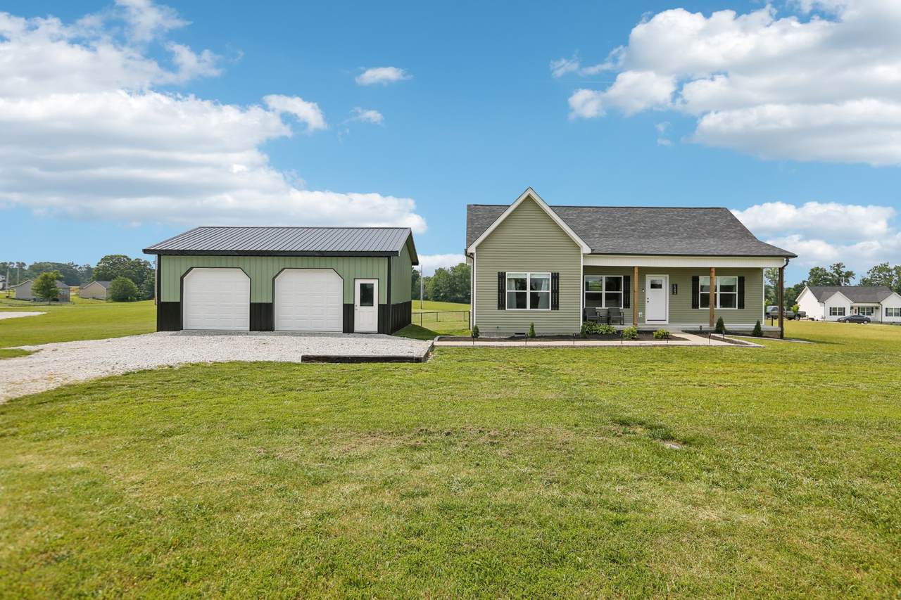 1202 Oak Grove Rd - Photo 1