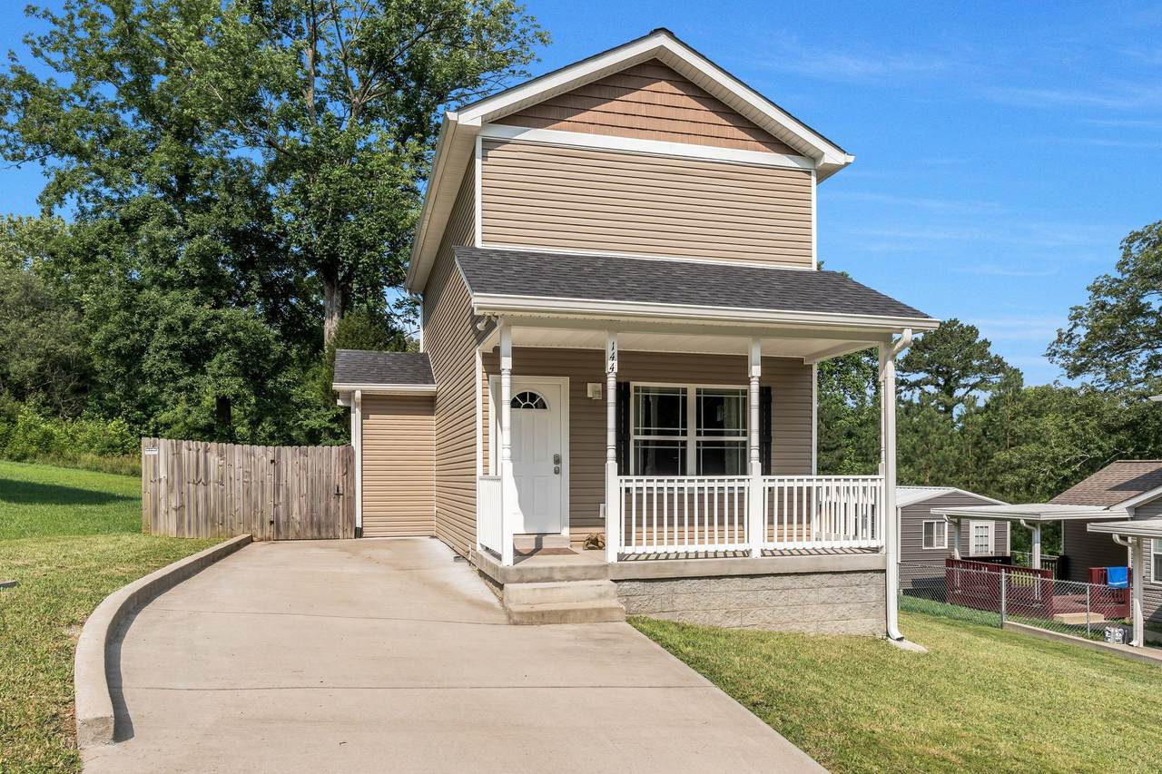 144 Maple Dr - Photo 1