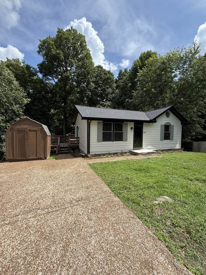 1012 Hollis Ln - Photo 1