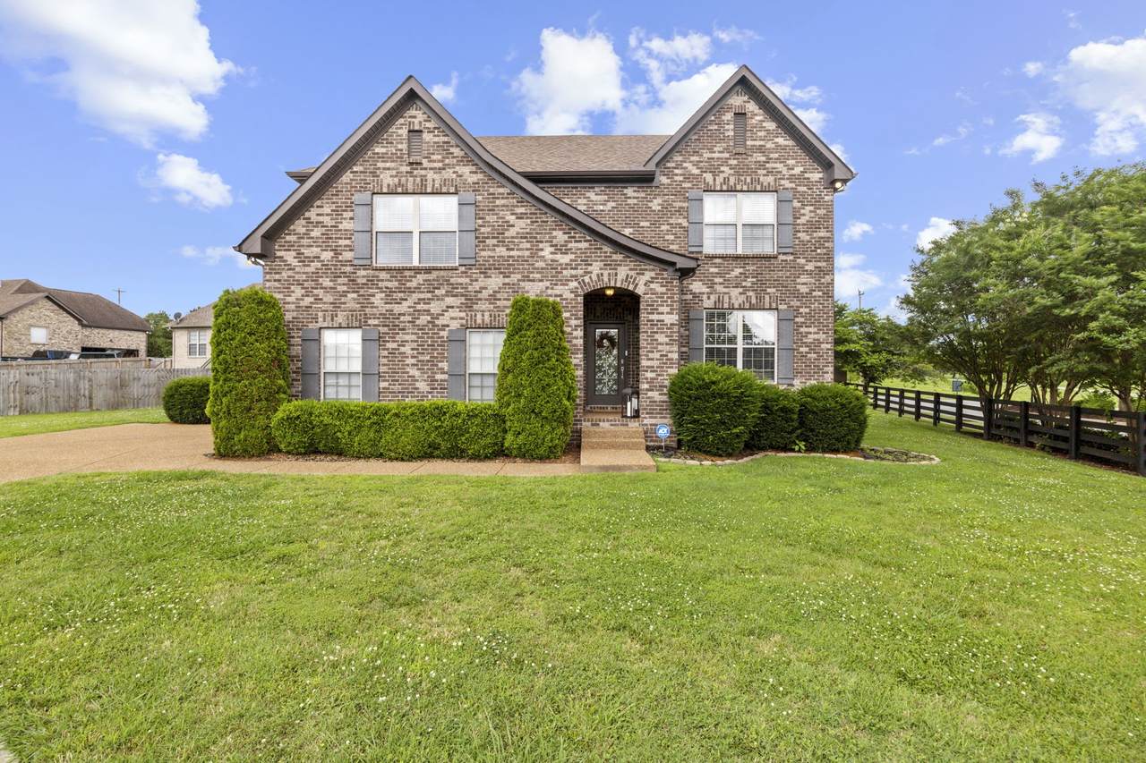100 Privett Ct - Photo 1